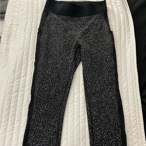 Lululemon leggings. Size 6. Tag previously cut out. Some signs of wear.